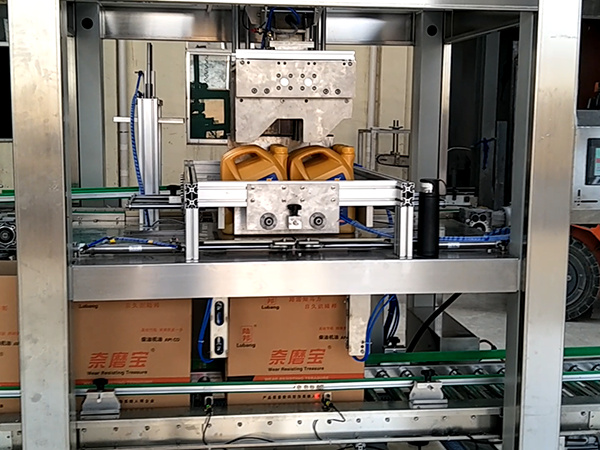 潤(rùn)滑油裝箱機(jī)