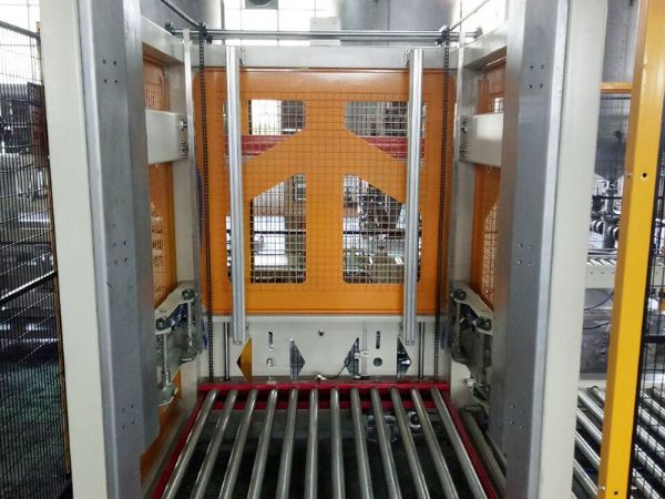 托盤機(jī)